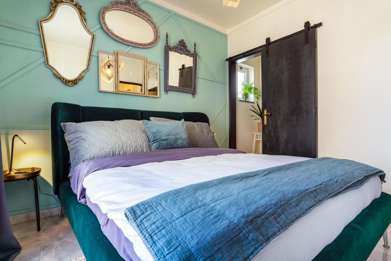 Arty Vintage Townhouse With Rooftop Shower & Sun Loungers Olhão Exteriör bild