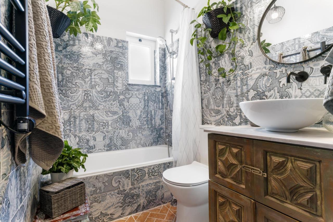 Arty Vintage Townhouse With Rooftop Shower & Sun Loungers Olhão Exteriör bild